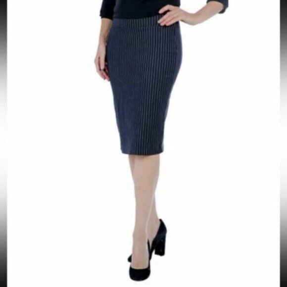 NEW Artizan Robin Barre Navy Pinstripe Stretch Pencil Skirt Small (bin 1J) - Picture 2 of 5